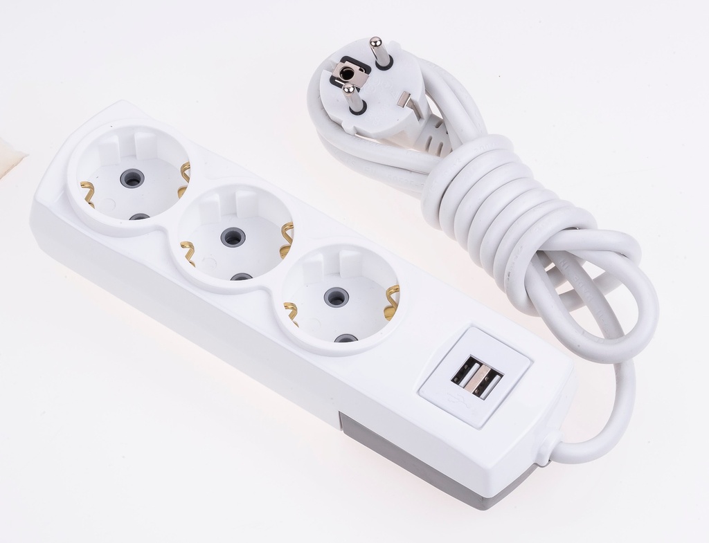 [3000-3USB] 3 GANG EARTHED GROUP SOCKET + 3M CABLE + USB