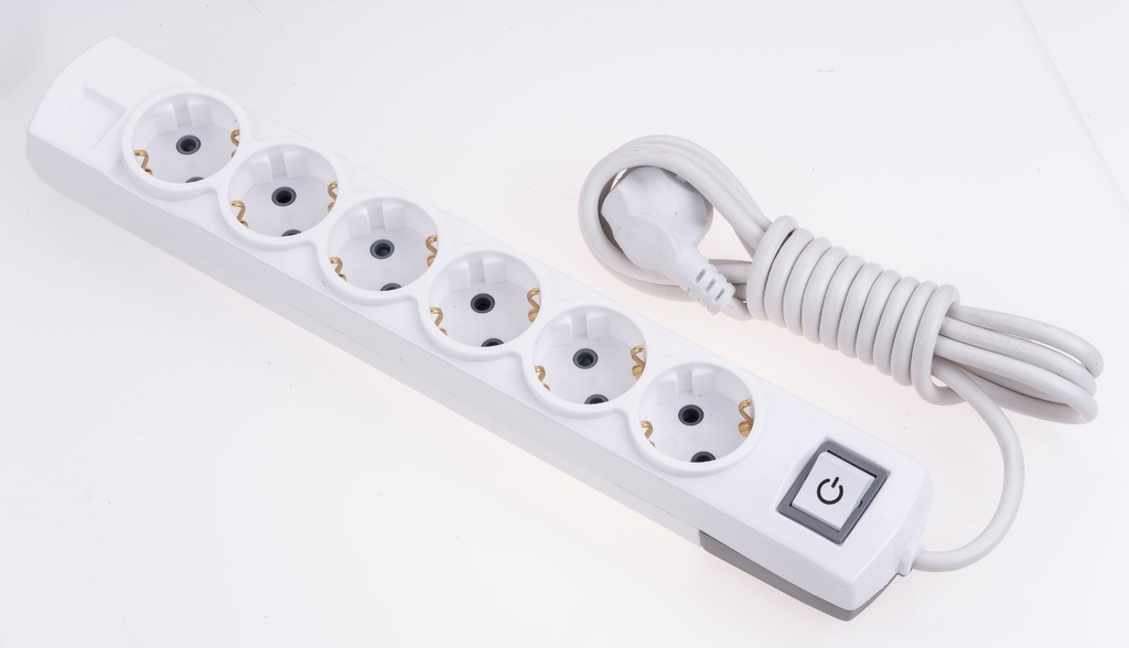 [6011-3] 6 GANG EARTHED GROUP SOCKET + 3M CABLE + SWITCH